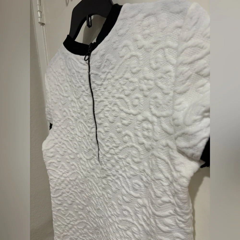 ZARA Textured White and Black Dress, Size Medium - Picture 6 of 10